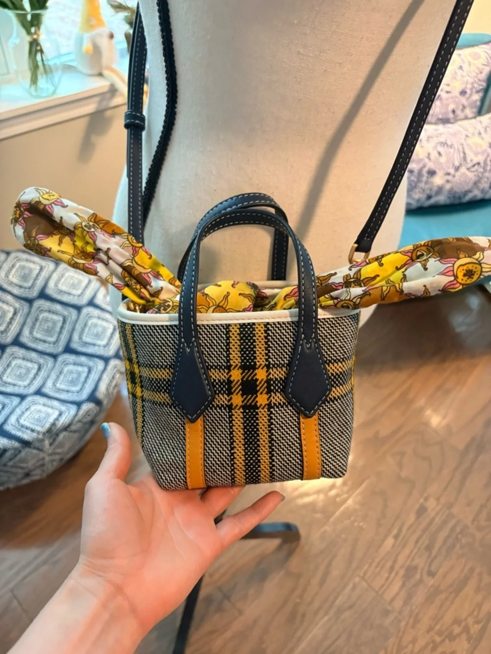 ✨Tory Burch (NWT) Perry Plaid Micro Tote✨ - Picture 5 of 11